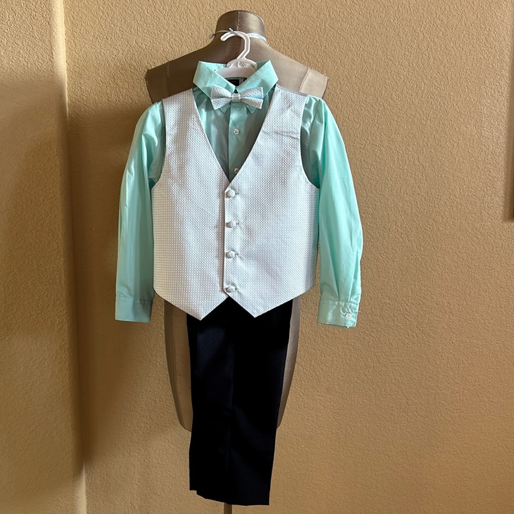 *New* Never worn Boys 3 Piece Vest Suit with Bow tie